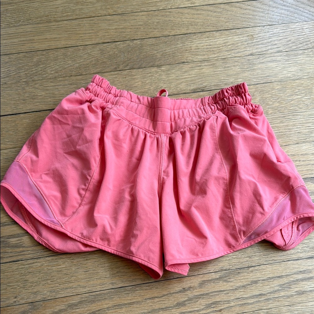 coral hotty hot lululemon shorts